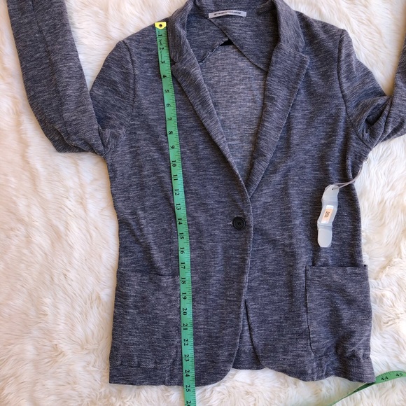 Getting Back to Square One 3/4 sleeve blazer - Picture 4 of 7